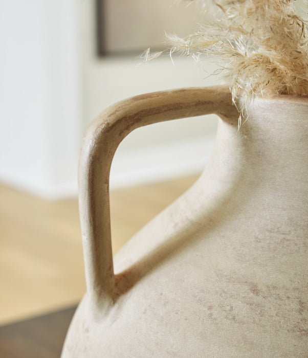 Justy Vase - Orlando Furniture Outlet (Casselberry,FL)