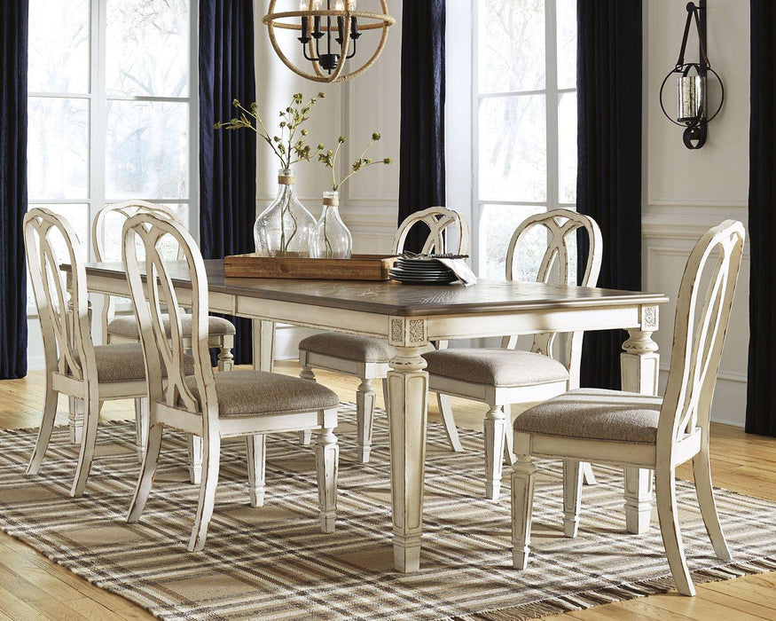 Realyn Dining Room Set