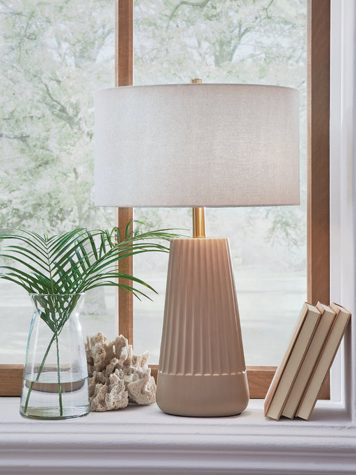 Dellner Table Lamp - Orlando Furniture Outlet (Casselberry,FL)