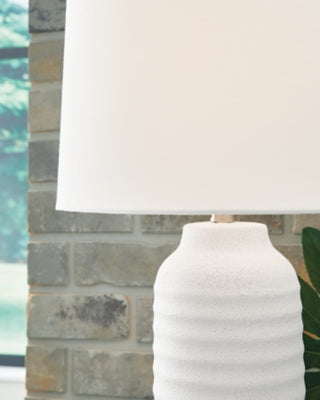 Vauville Table Lamp (Set of 2) - Orlando Furniture Outlet (Casselberry,FL)